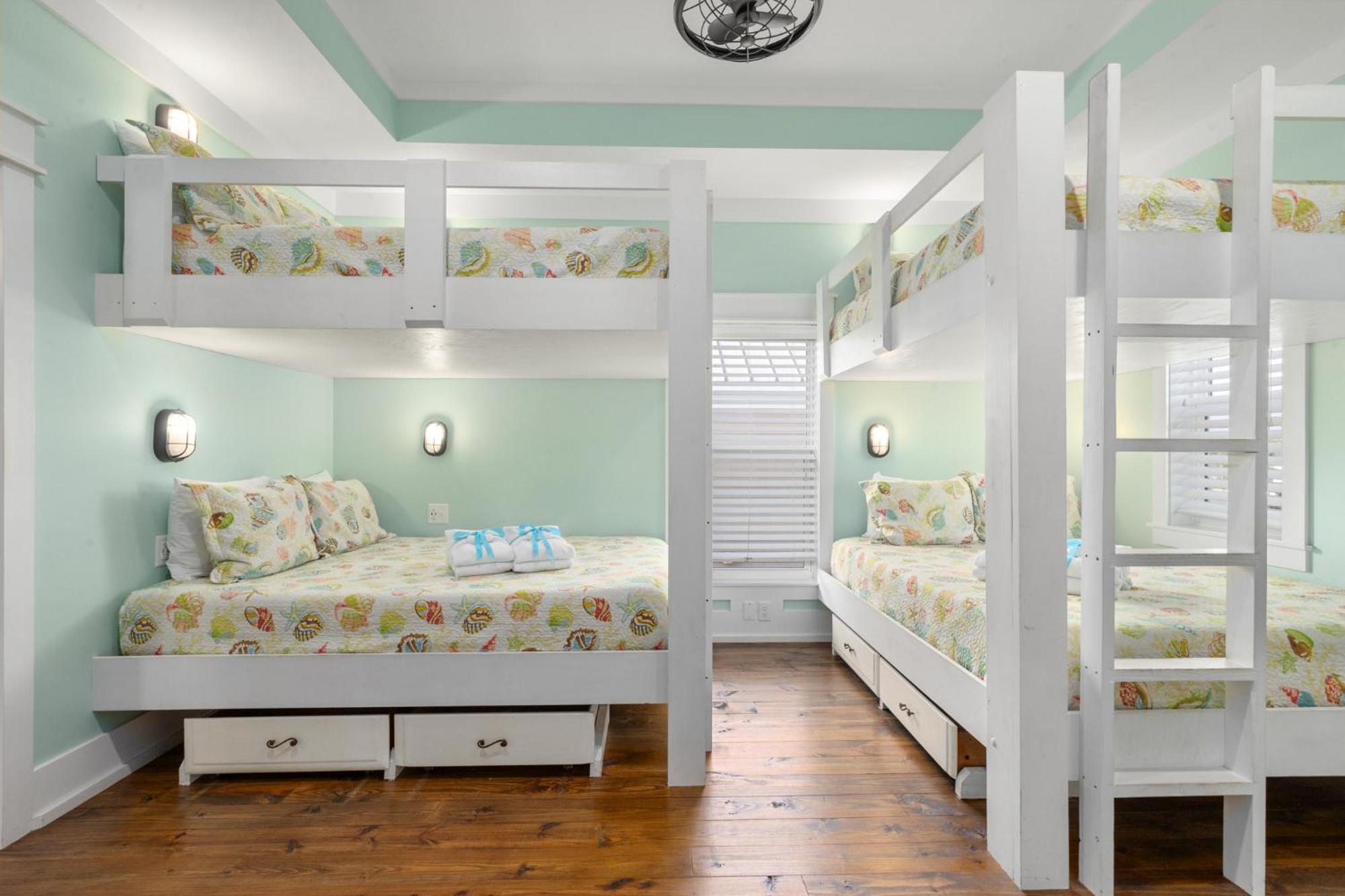 Three Master Bedrooms! Easy Access! Gulf Views