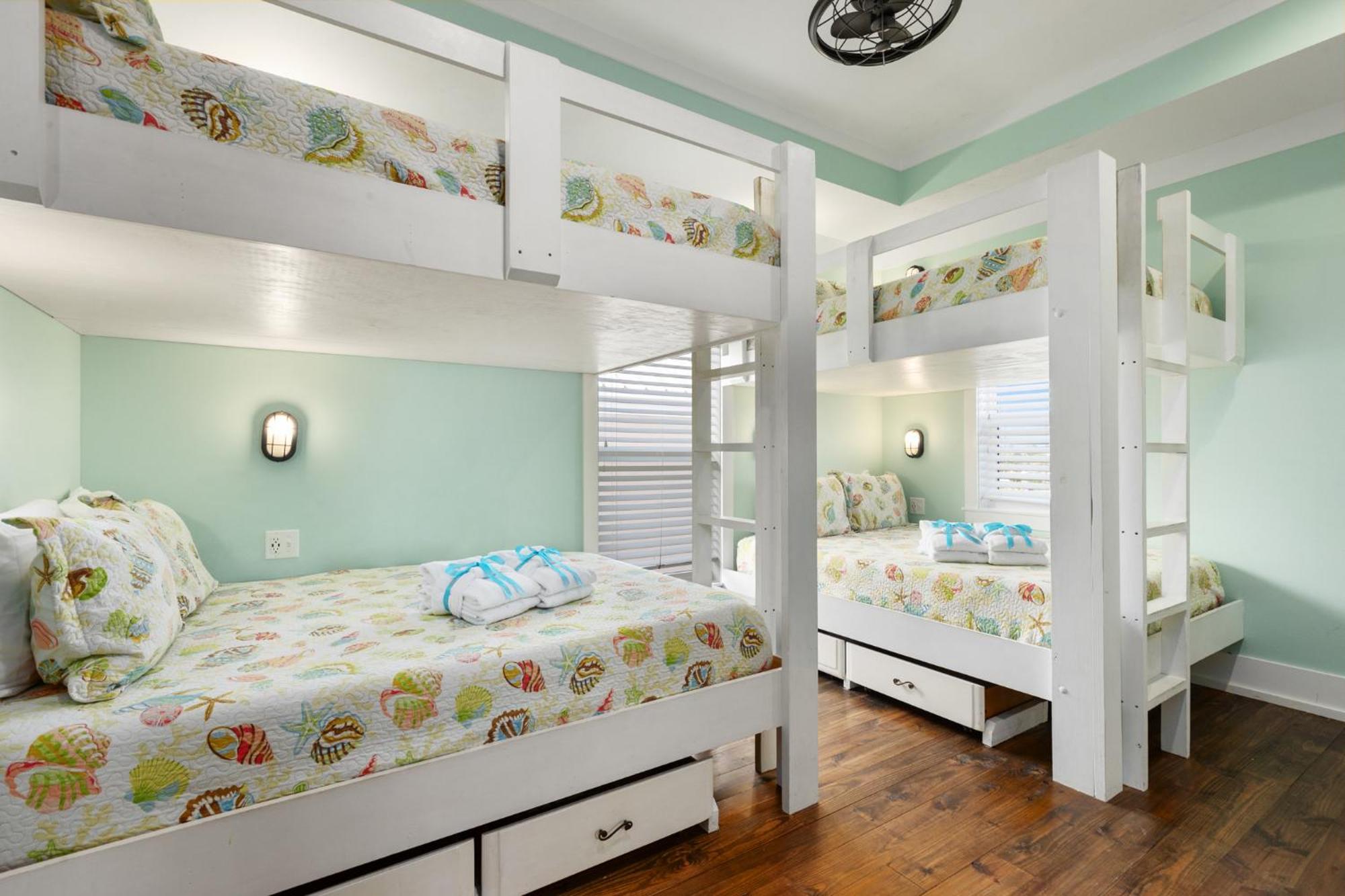 Three Master Bedrooms! Easy Access! Gulf Views