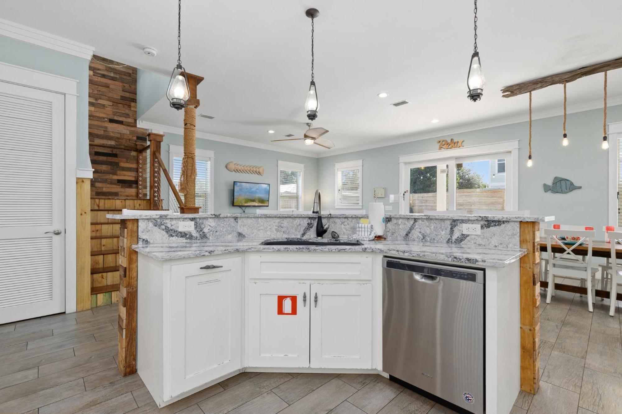 Three Master Bedrooms! Easy Access! Gulf Views